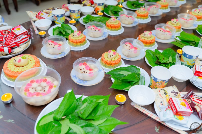 Cúng đầy tháng vào buổi sáng hay chiều?